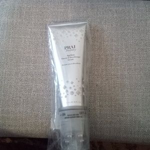 Praise Beauty Throat & Decolletage